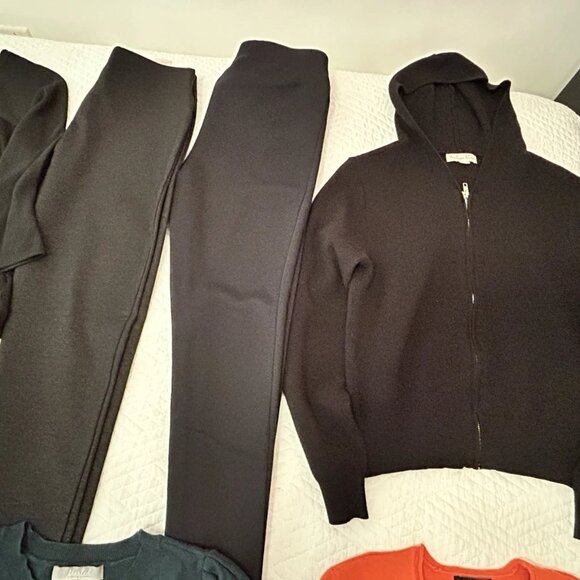 WOMEN's Clothing LOT, Size Small - Picture 3 of 4